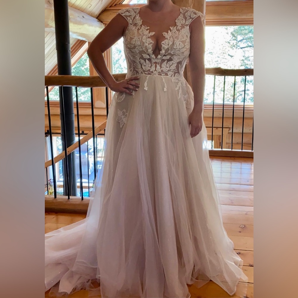 David’s bridal dress size 8, I’m 5’0 tall and typically a 34 D or M-L in tops